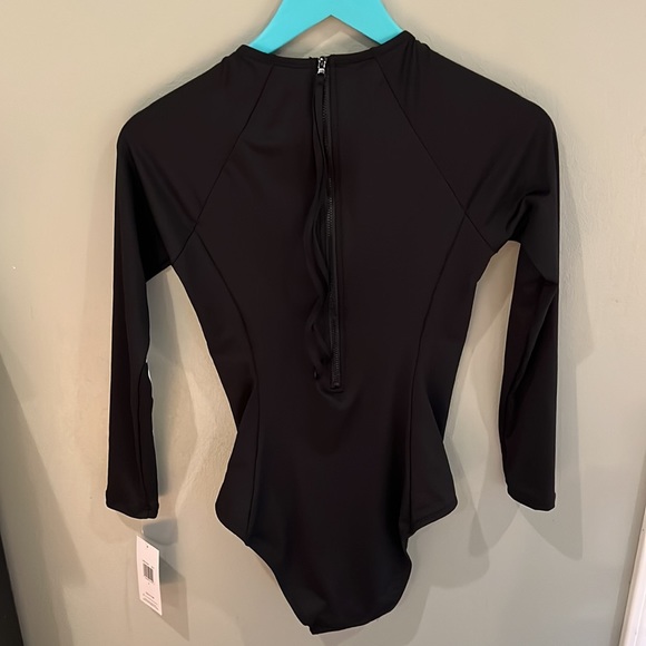 NWT Black Hurley long sleeve surf suit Small one piece swimsuit - Picture 3 of 5